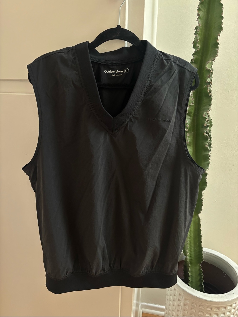 Outdoor Voices Black Sleeveless V-Neck Active Tank Top